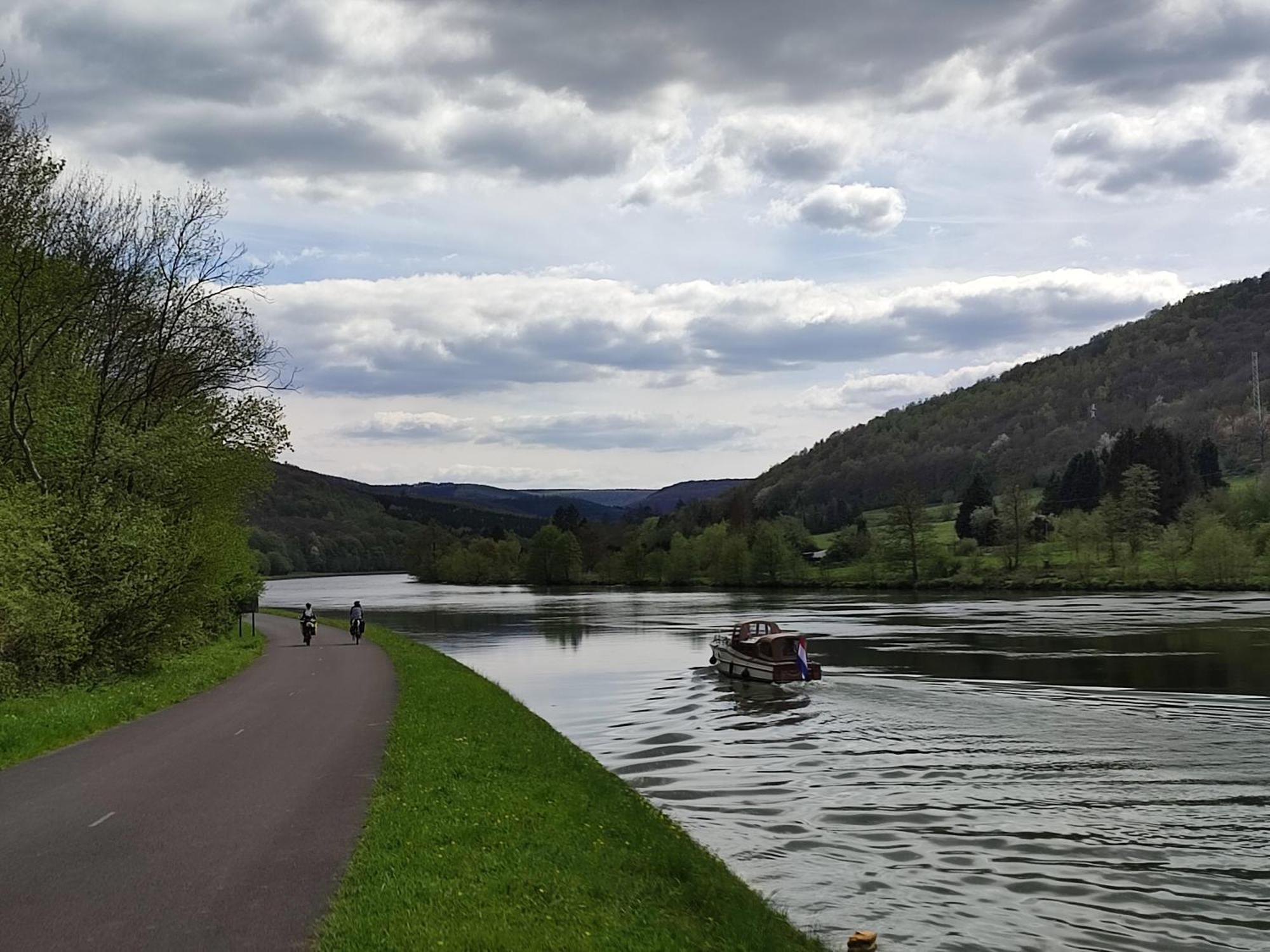 Entre Meuse Et Foret Revin  Exteriör bild