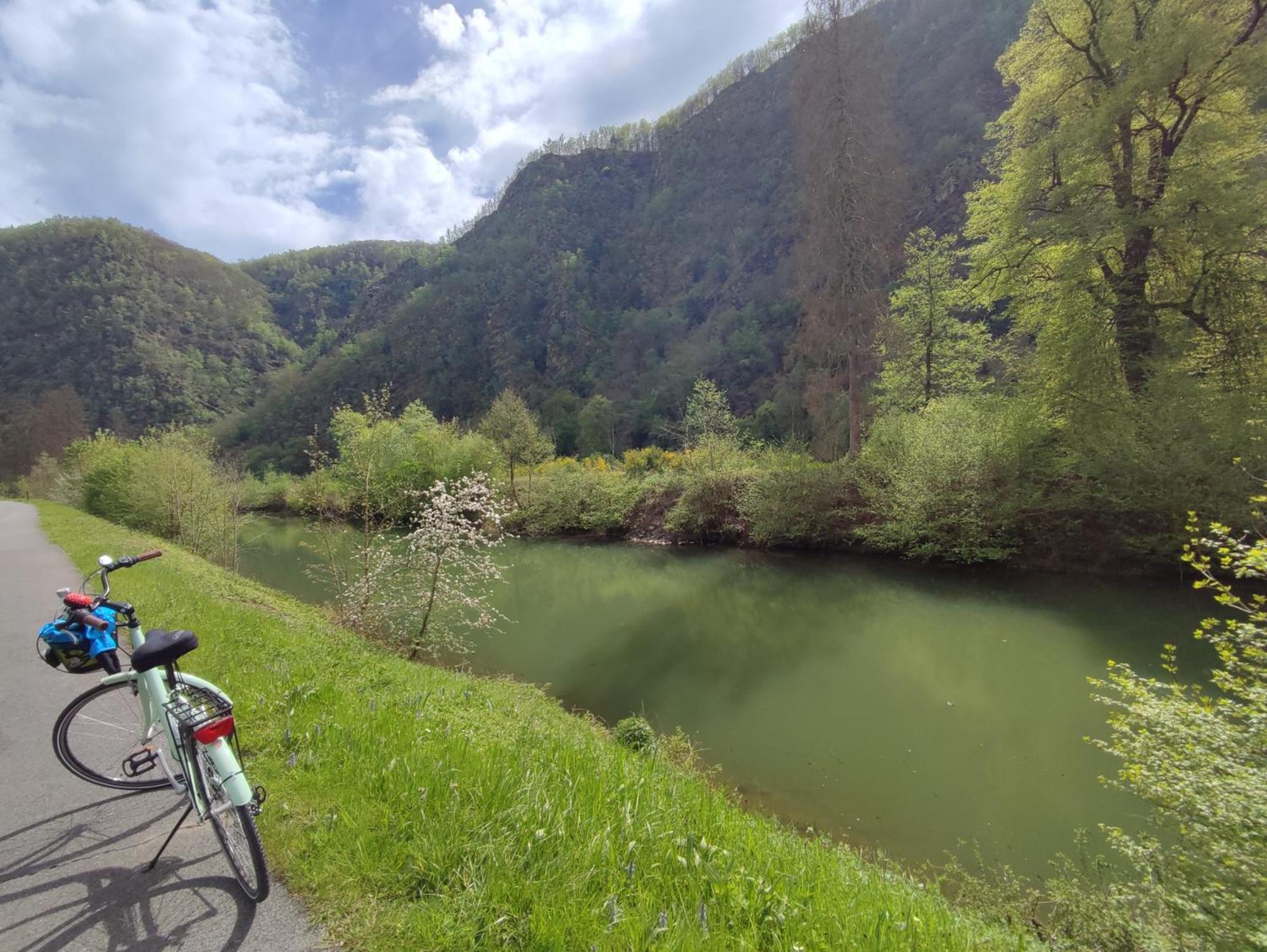 Entre Meuse Et Foret Revin  Exteriör bild